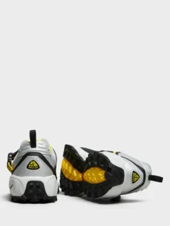 ACG Phassad Sneakers in Black, Yellow Zest og Metallic Silver