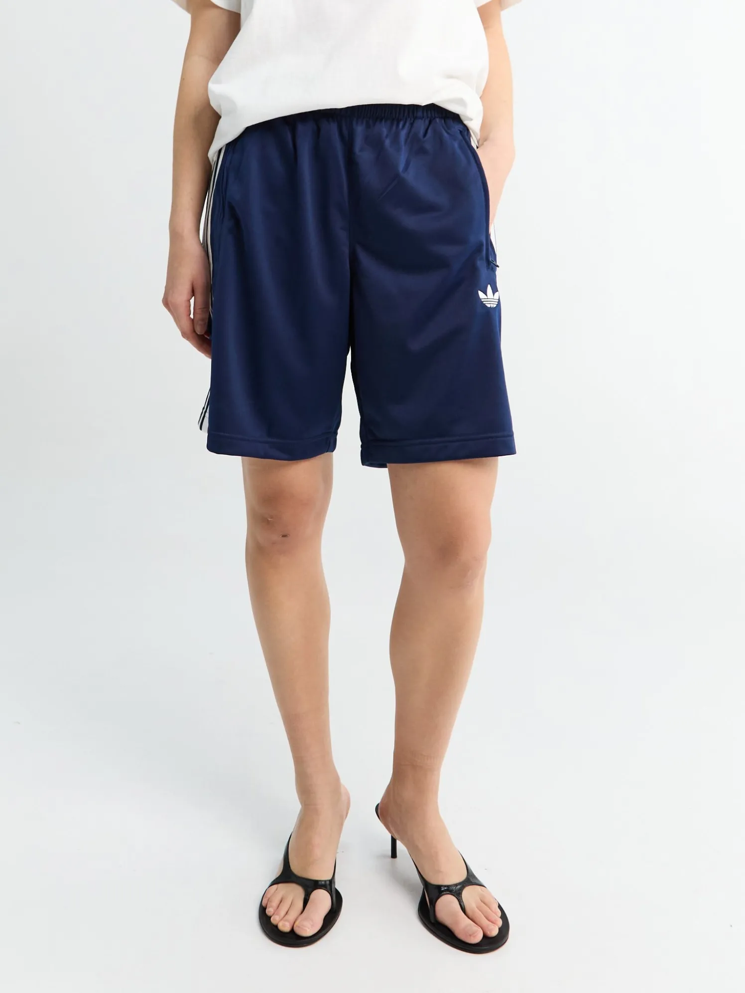 Adicolor Firebird Shorts i Night Indigo