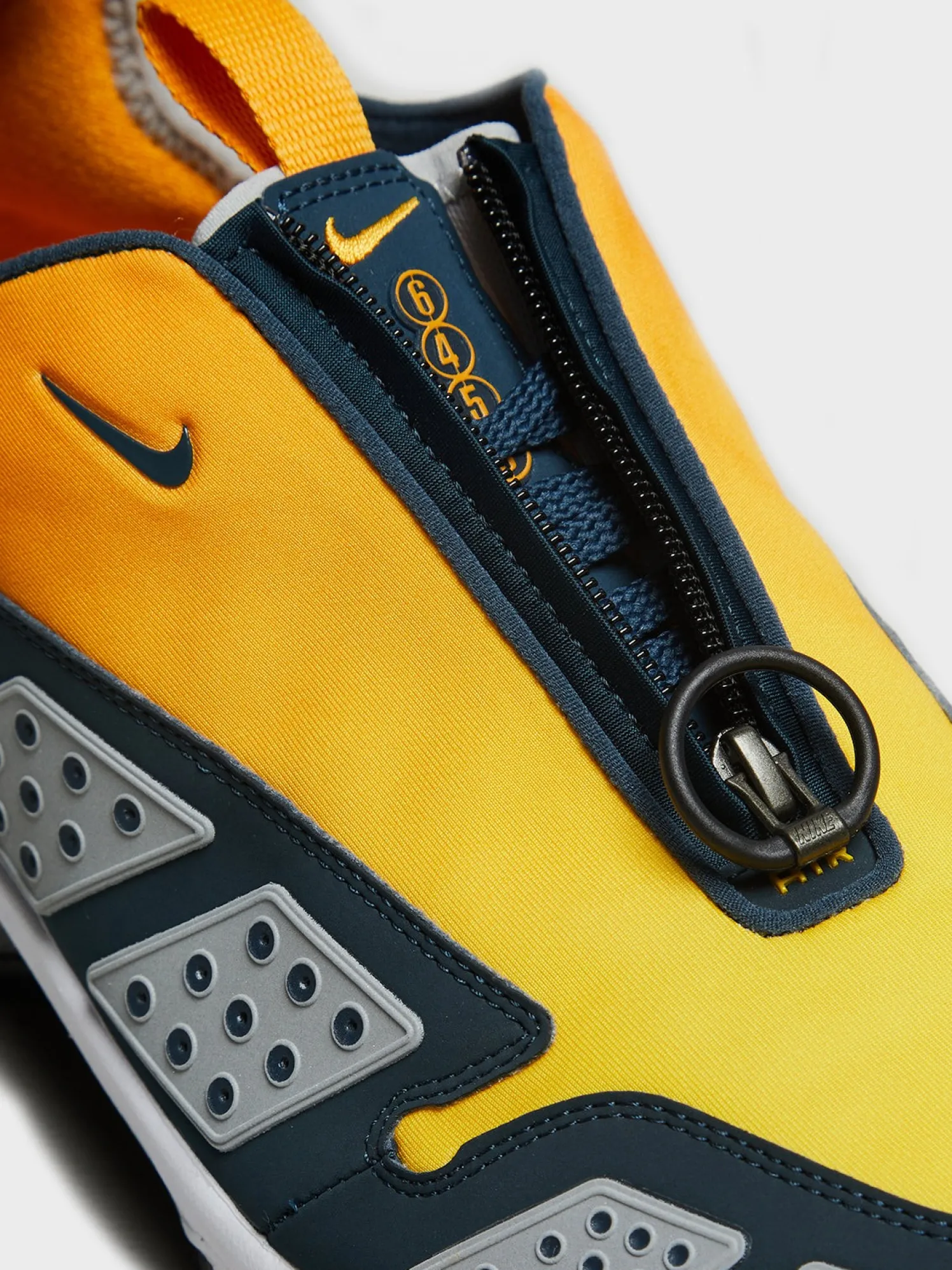 Air Max SNDR Sneakers in Canyon Gold, Deep Ocean-Lt Smoke Grey, Speed Yellow and White