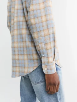 Airy Wool Check Shirt i Lyseblå og Beige