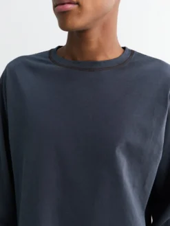 Another T-Shirt 3.0 i Navy og Brun