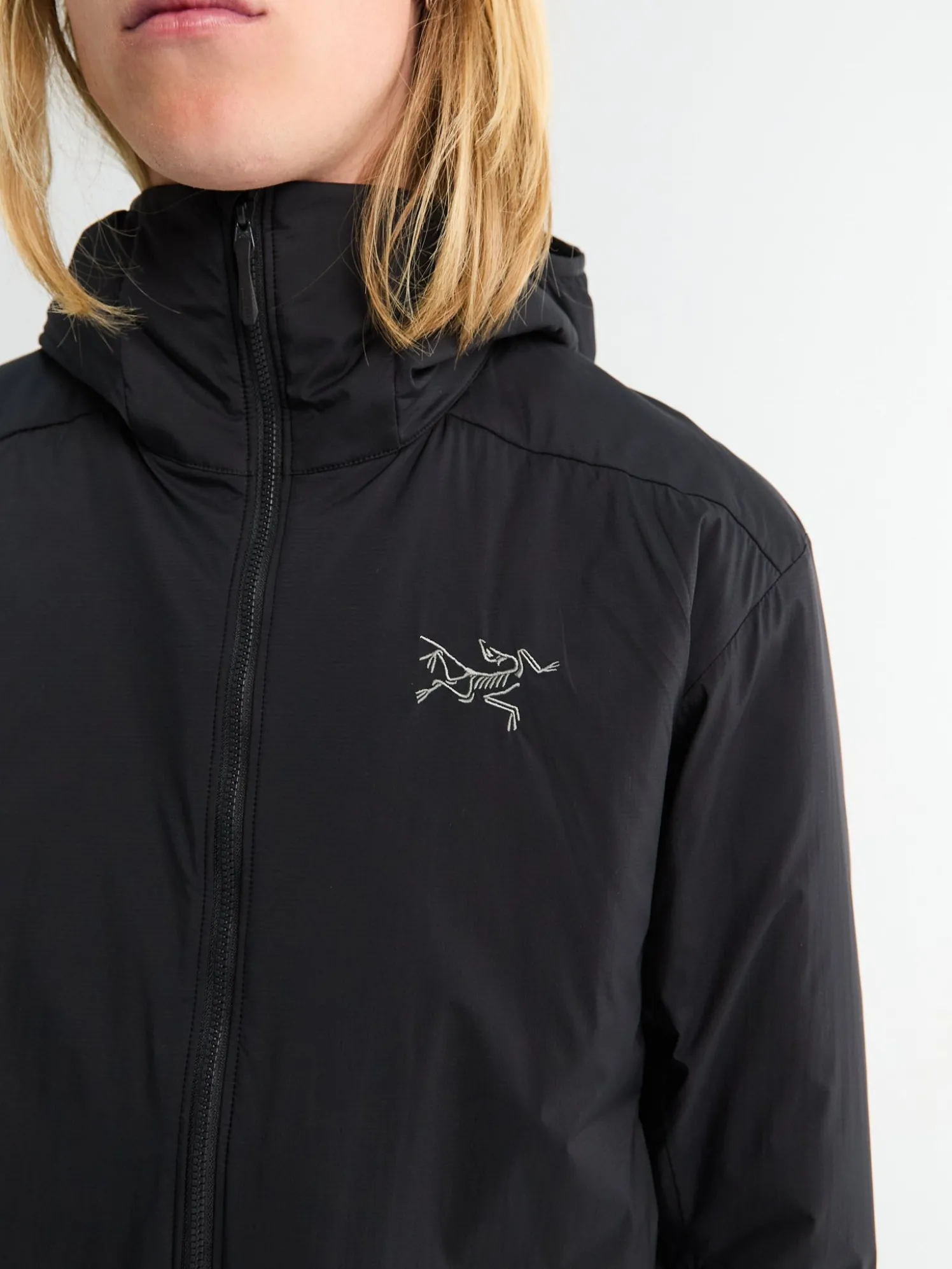 Atom Hoody i Sort