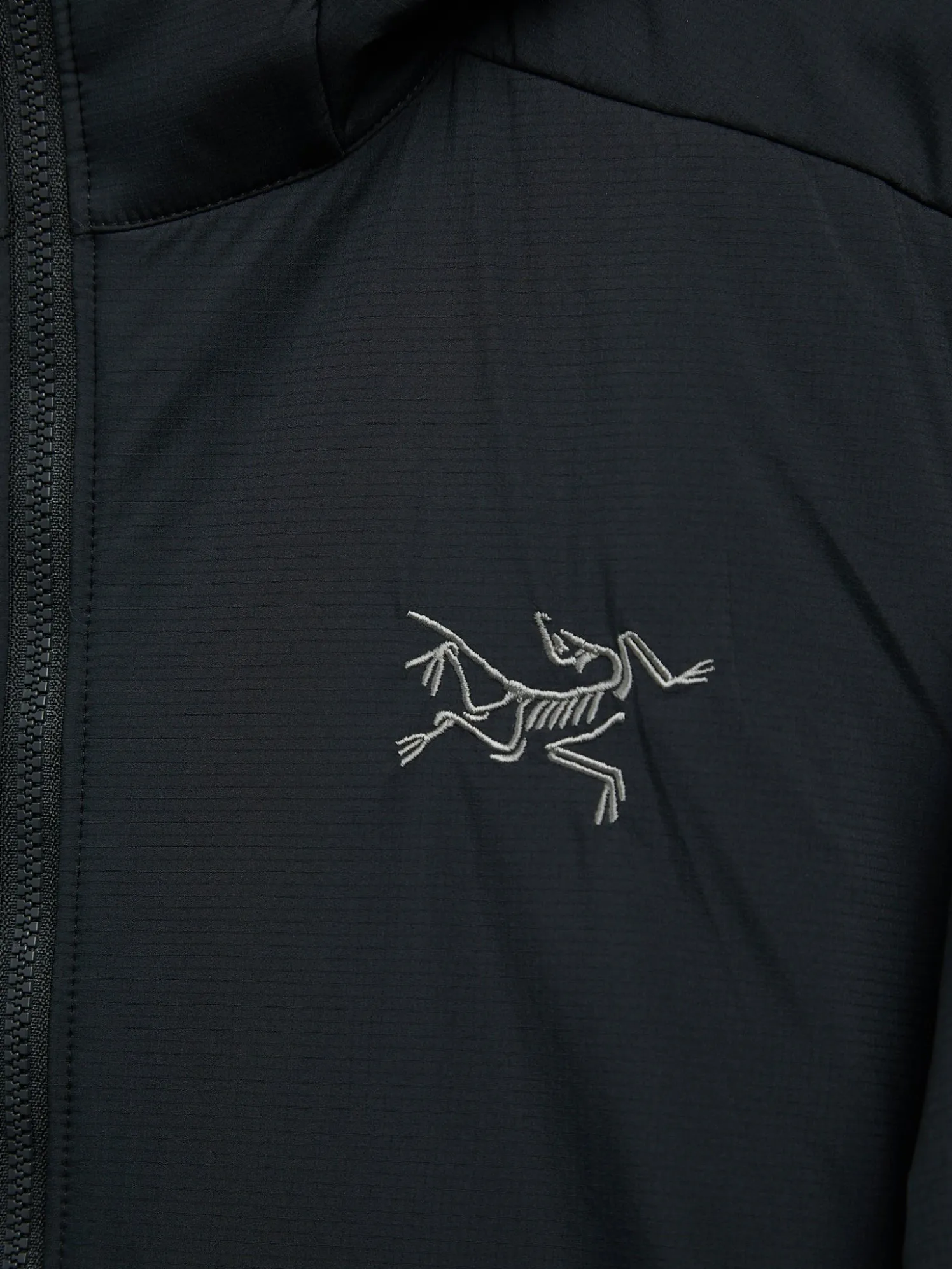 Atom Hoody i Sort