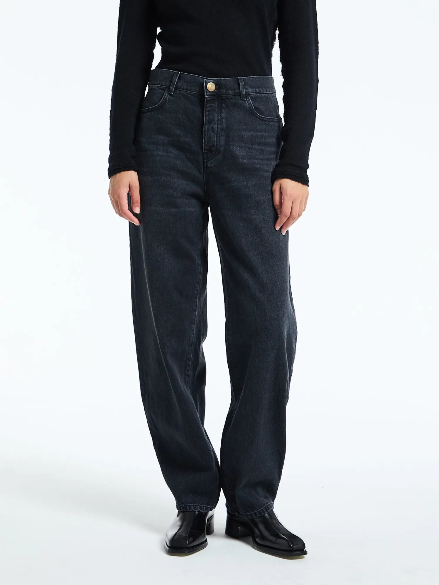 Barrel Jeans i Washed Black