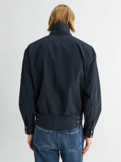 Bastian B Jakke i Navy