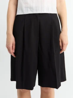 Bermuda Shorts in Black