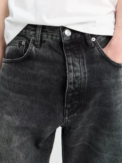 Brede Twist Jeans i Dybsort Slidt