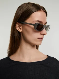 Capri Solbriller i Metallic Grey, Matt Black og Grey