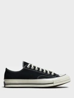 Chuck 70 Low Top Canvas Sneakers i Sort