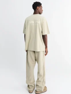 Classic Fit T-Shirt i Abbey Stone