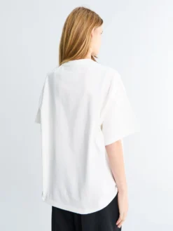 Crewneck Kortærmet Broderet T-shirt i Porcelæn
