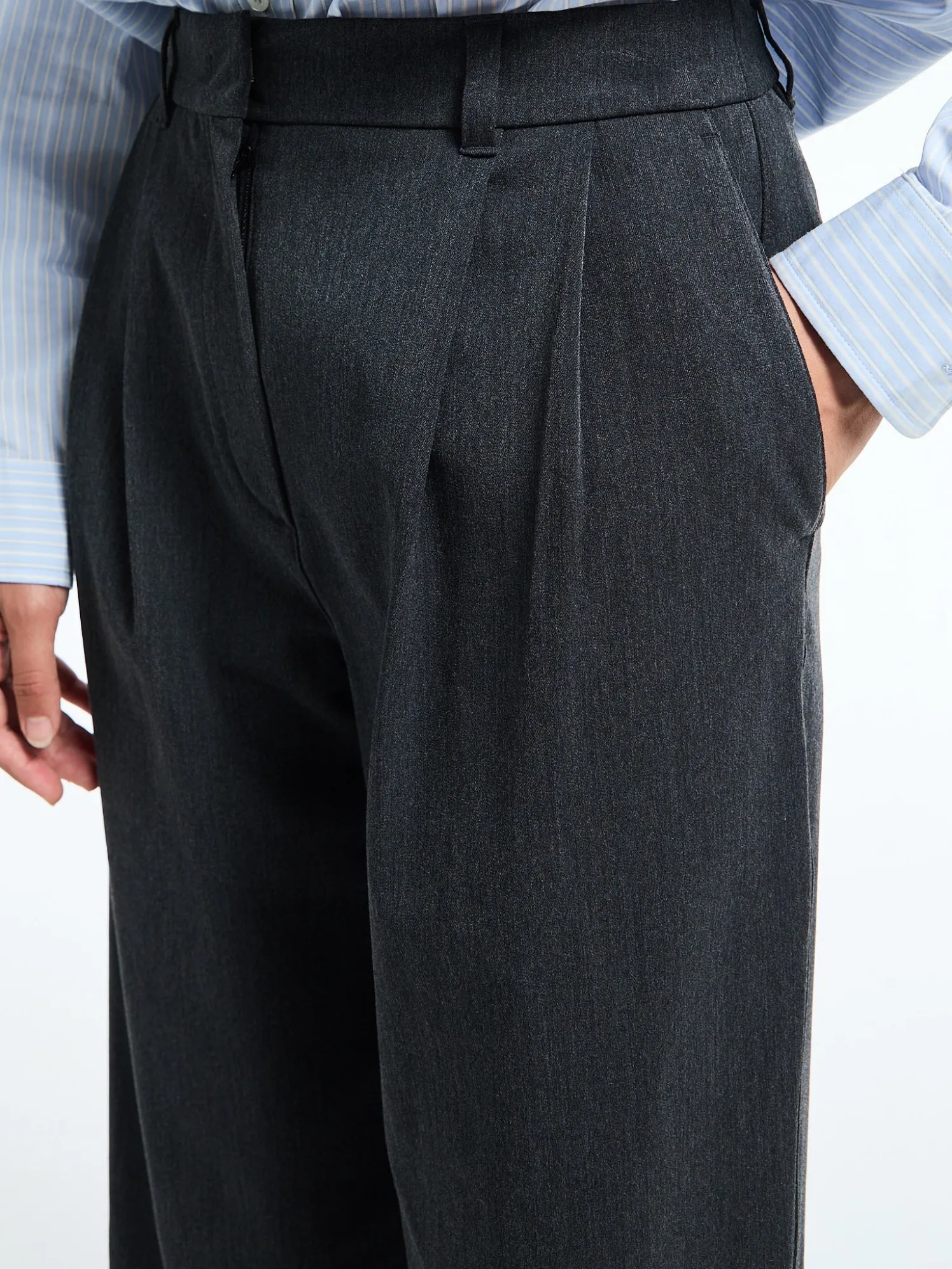 Double Pleated Wide Slacks i Grå
