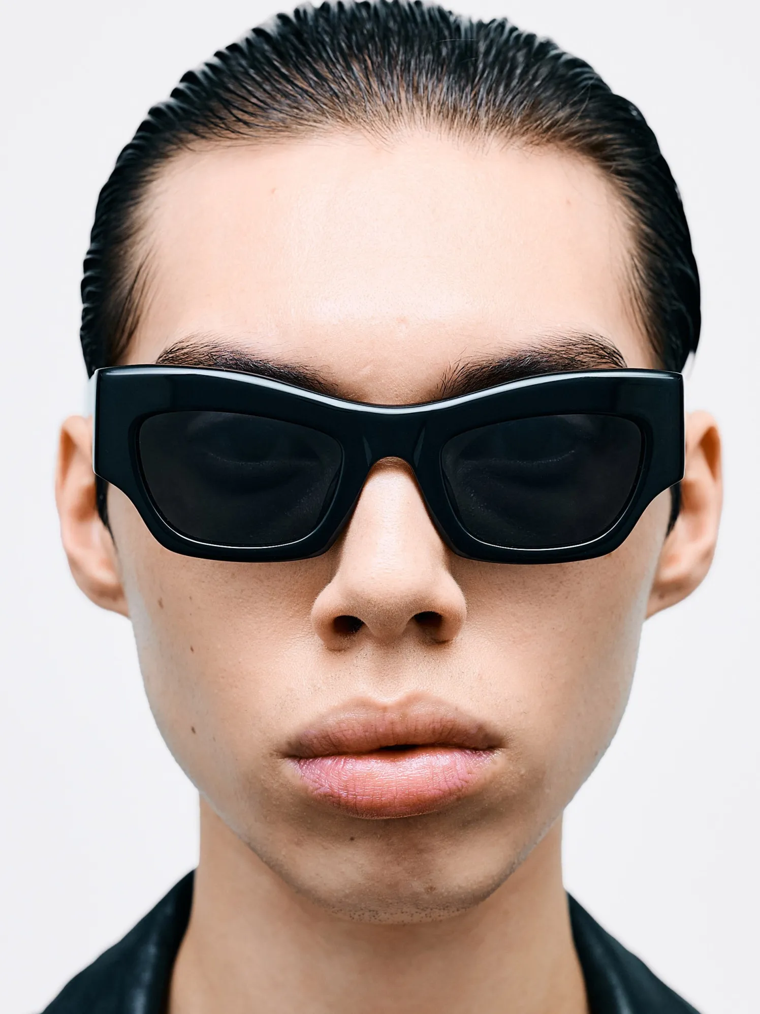 Flatlist x Sunflower Shade 03 Solbriller i Solid Black og Solid Black Lens