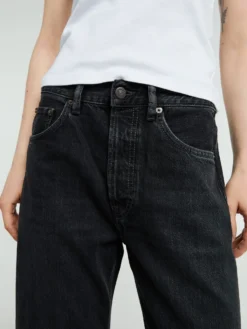 2021F Loose Fit Jeans i Sort