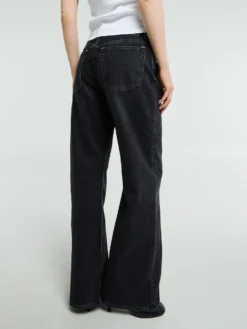 2021F Loose Fit Jeans i Sort