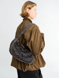 Fortune Croissant Filt Taske i Chevron Marron Glacé og Sort