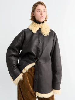 Jakke i Coffee Brown og Pale Yellow