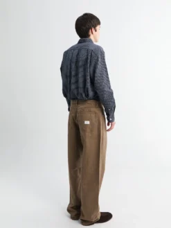 Korshavn Relaxed 5 Pocket Resist dyed Twill i Walnut