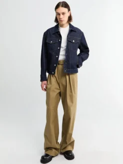 Kort Denimjakke i Indigo