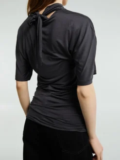 Kortærmet Foulard Top i Charcoal