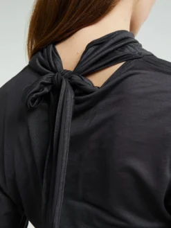 Kortærmet Foulard Top i Charcoal