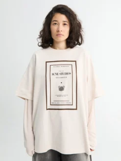 Layered Graphic T-shirt i Varm Beige