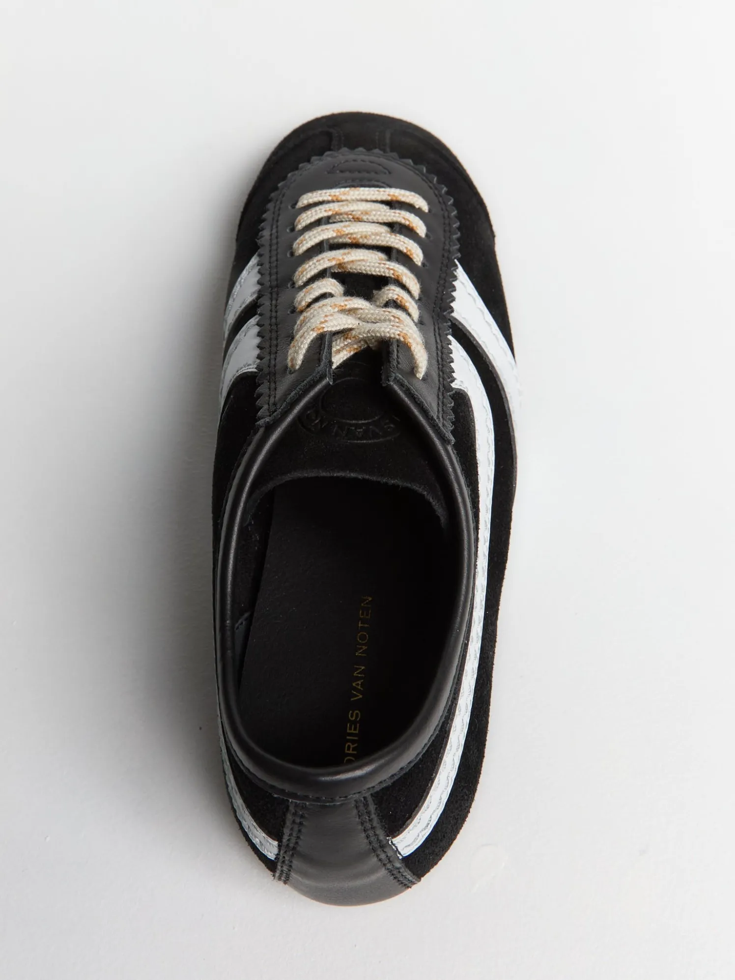 Leather-Trimmed Ruskinds Sneakers i Sort og Hvid