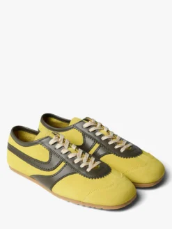 Leather-Trimmed Suede Sneakers i gul