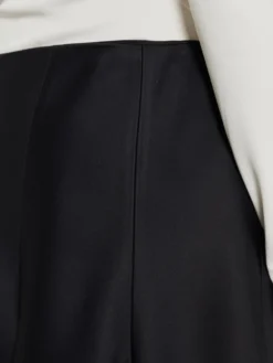 Lennox Skirt i Sort
