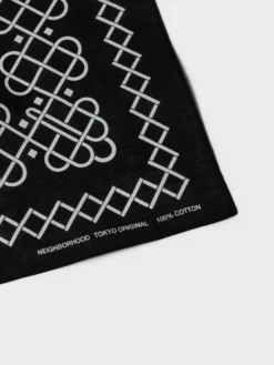 Line Pattern Bandana i Sort