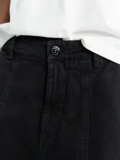 L100014 Shorts i Sort
