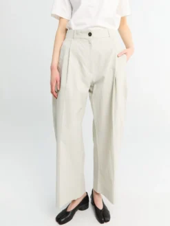 Minos Single Pleat Curved Leg Pant i Bone