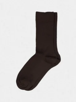 Mrs Merino Fine Ribbed Strømper i Mørkebrun