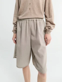 Nelis Suiting Bermuda Shorts i Beige Melange