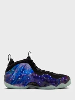 Nike Air Foamposite One in Obsidian and Anthracite Black