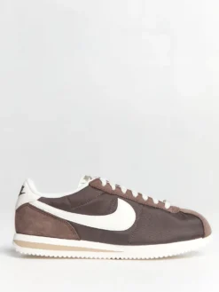 Nike Cortez Textile i BAROQUE BROWN/SAIL-KHAKI