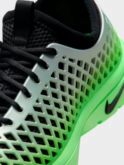 Nike Rejuven8 Run SP in Metallic Silver, Black og Voltage Green
