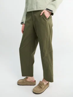 Olia Pant i Tatsu