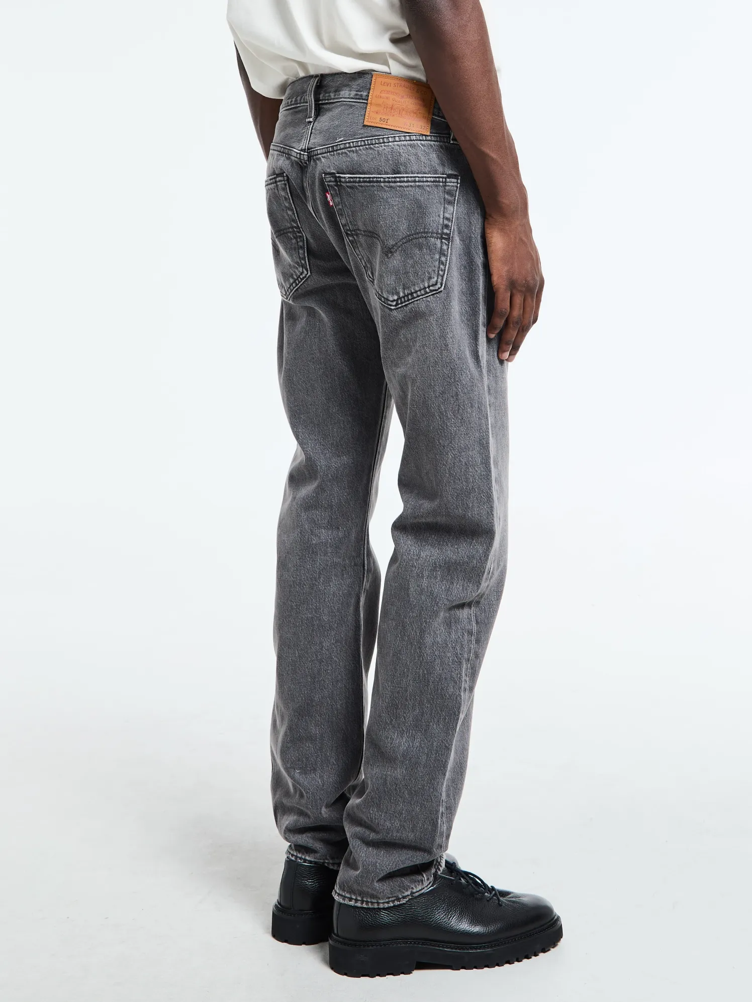 501 Original Fit Selvedge Jeans i Black Ash