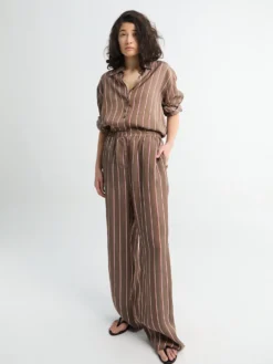Peri Fluid Shirt i Brun Multi Stribe