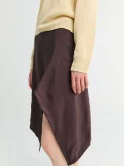 Plisseret Foulard Skirt i Glossy Brun