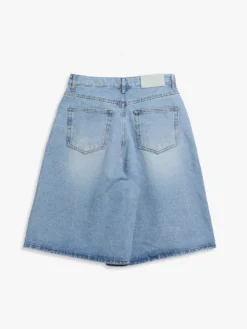 Relaxed Bermuda Denim Shorts i Light Blue