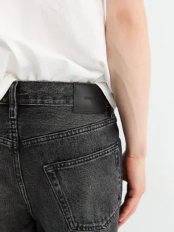 Relaxed Boot Jeans i Deep Black Worn