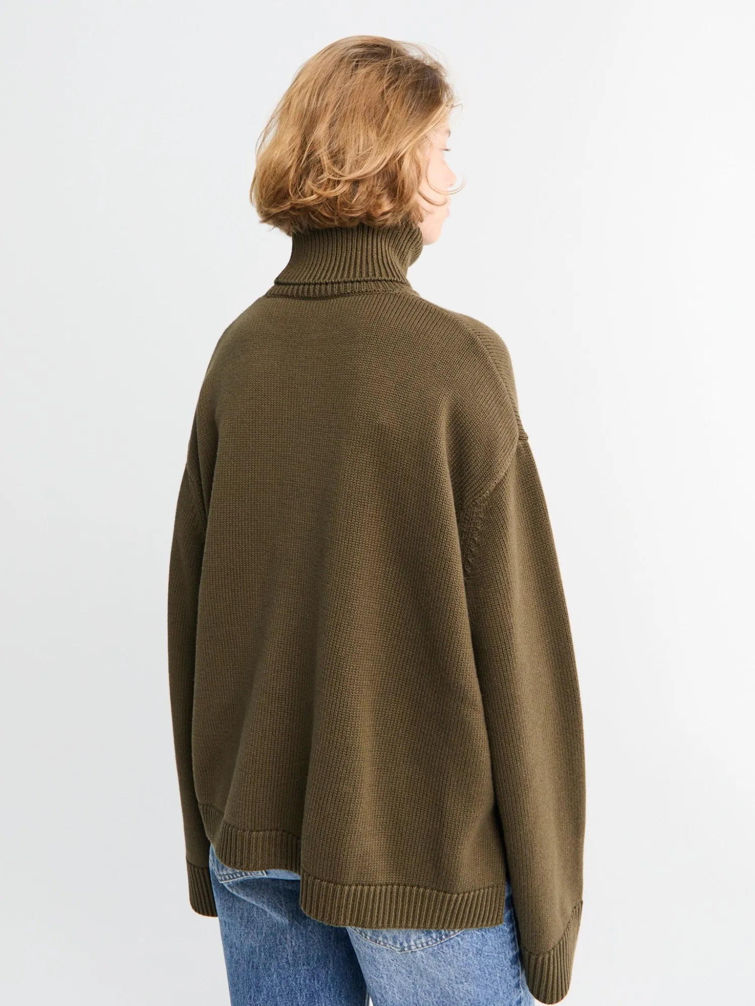 Rhea Trapeze Turtleneck i Olive
