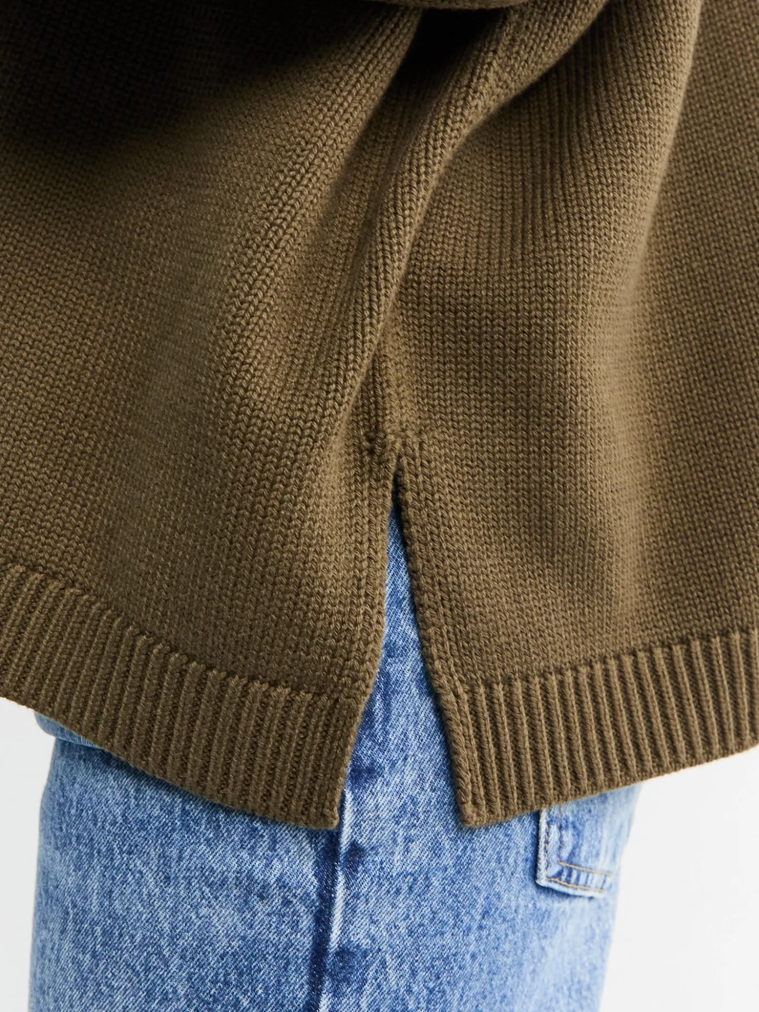 Rhea Trapeze Turtleneck i Olive