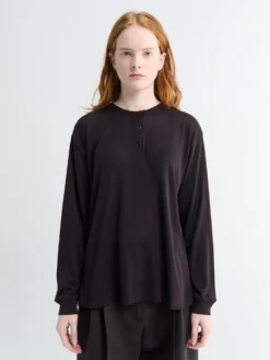 Rutas Henley Long Sleeve Top i Black Grape