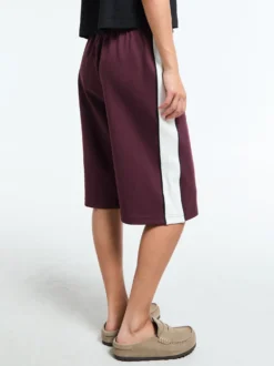 Shorts i Burgundy Crush og Sail