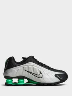 Shox R4 Sneakers in Metallic Silver, Metallic Silver og Black