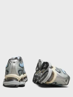 2000 Sneakers i Light Chrome Blue