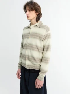 Strikket cardigan i bomuldssilke med gradient stribemønster i limegrå stribet